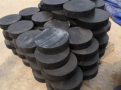 工布江达板式橡胶支座由若干层橡胶片与薄钢板经加压硫化